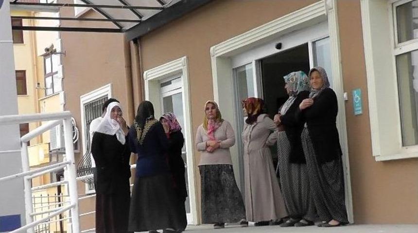 Yaşlı Kadın Ağa&ccedil;ları İla&ccedil;larken Zehirlenip Hayatını Kaybetti