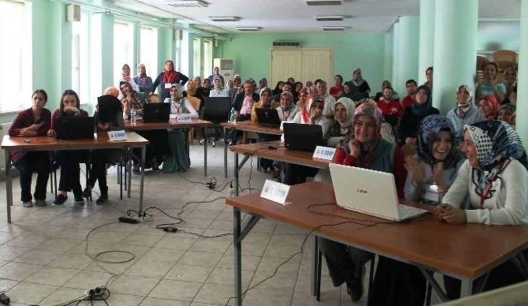 Sakarya&rsquo;da Afad, Halk Eğitim Merkezi Ve S.a.b.a.h. Derneği İşbirliği İle Afet Bilinci Bilgi Yarışması D&uuml;zenlendi