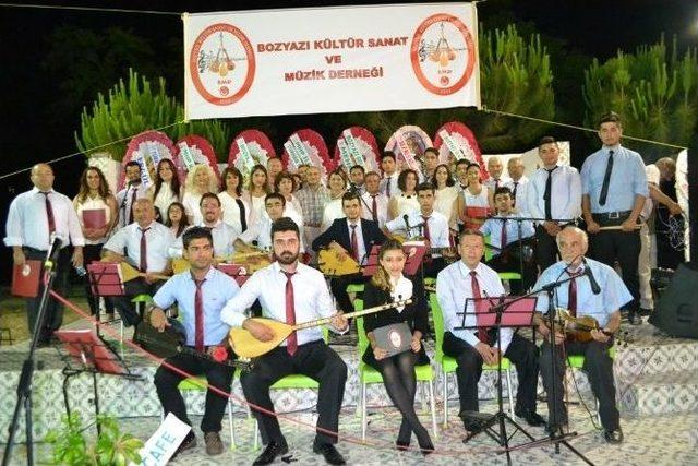 Bozyazı’da Türk Halk Müziği Korosu’ndan Açılış Konseri