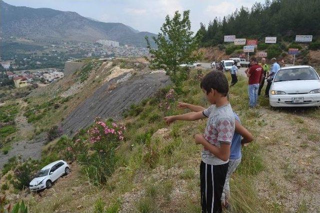 Şehit Polisin Öğretmen Eşi Kaza Yaptı