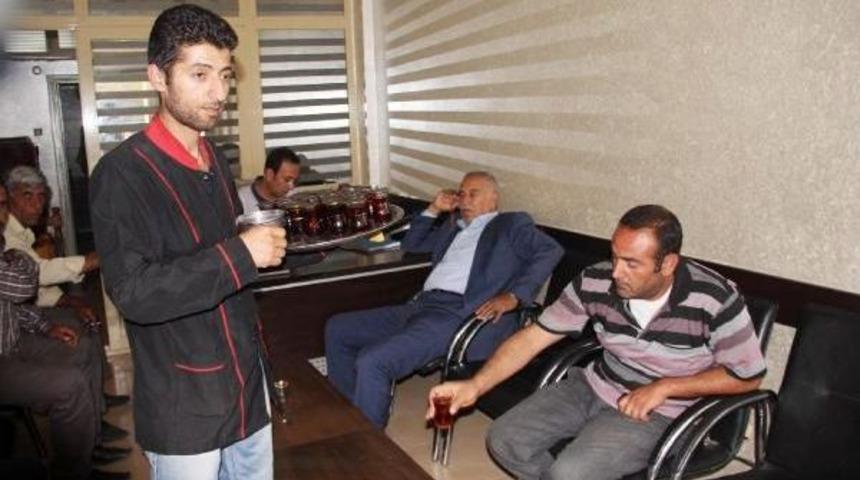 &Ccedil;aycı, Bulduğu 5 Bin Lirayı Sahibine Teslim Etti