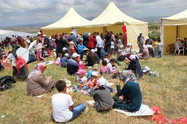 Uçhisar’da Uçurtma Şenliği Düzenlendi