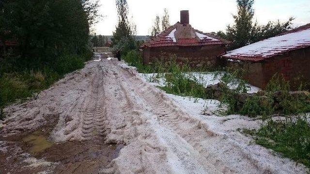 Sorgun’da Etkili Olan Dolu Ve Sel Ekili Alanlara Zarar Verdi