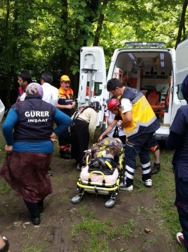 Dağda Ağaçtan Düşen Yaşlı Kadın İçin Nefes Kesen Kurtarma Operasyonu