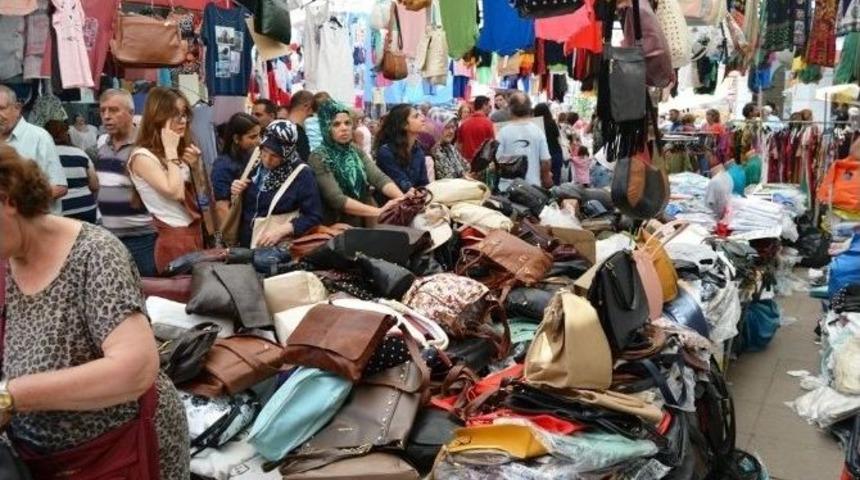 Ayvalık Pazarı Yunan Turistlerle Hayat Buluyor