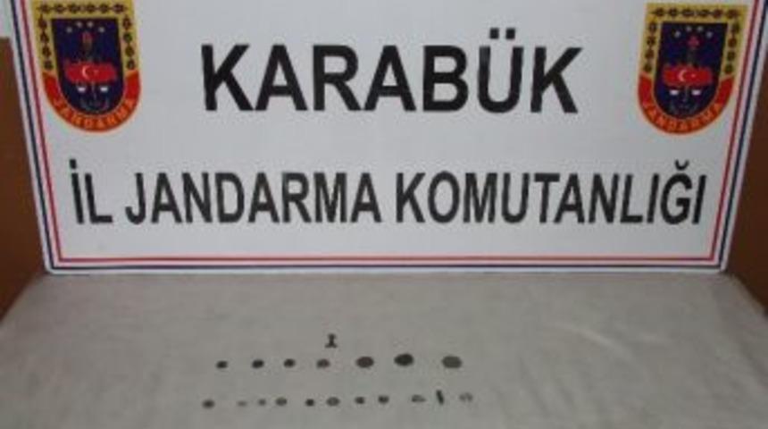 Karab&uuml;k&rsquo;te Tarihi Eser Operasyonu: 2 G&ouml;zaltı