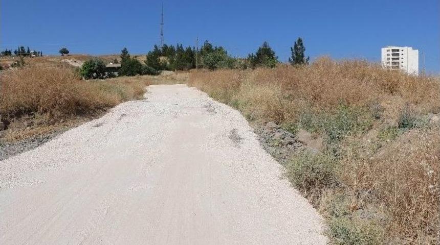 G&uuml;zelyurt Mahallesi&rsquo;nde De Yol Yapım &Ccedil;alışmaları Tamamlandı