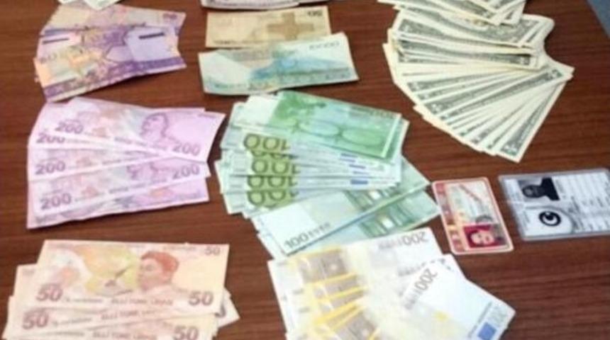 Tuvalet &Uuml;cretini Sahte Parayla &Ouml;deyince Sahte 10 Bin Lirayı Yakalattı