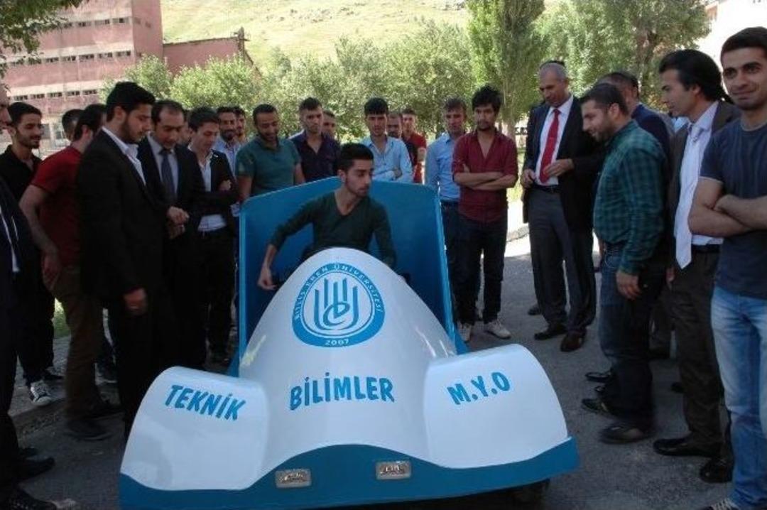 Bitlis&rsquo;teki &Uuml;niversite &Ouml;ğrencileri Otomobil &Uuml;retti