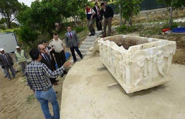 Kum Ocağından &Ccedil;ıkan 1900 Yıllık Mezar Ge&ccedil;mişe Işık Tutacak 3