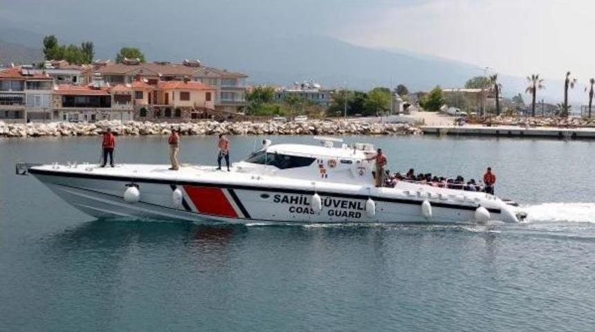 Midilli'ye Ge&ccedil;mek Isteyen 110 Ka&ccedil;ak Yakalandı