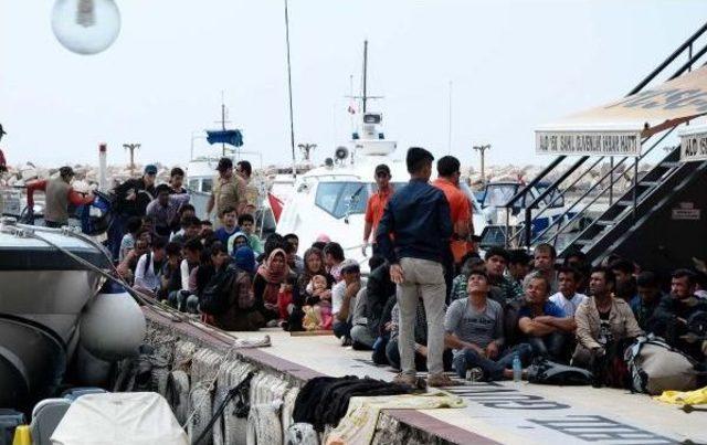 Midilli'ye Geçmek Isteyen 110 Kaçak Yakalandı