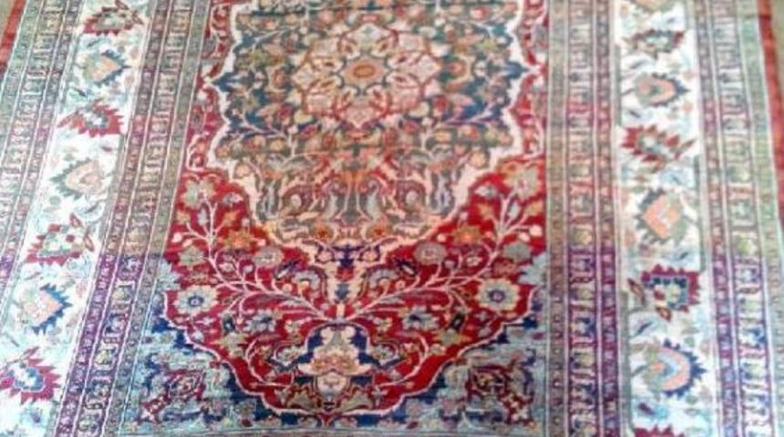 Jandarmanın Dikkati, Tarihi Halıları Kurtardı