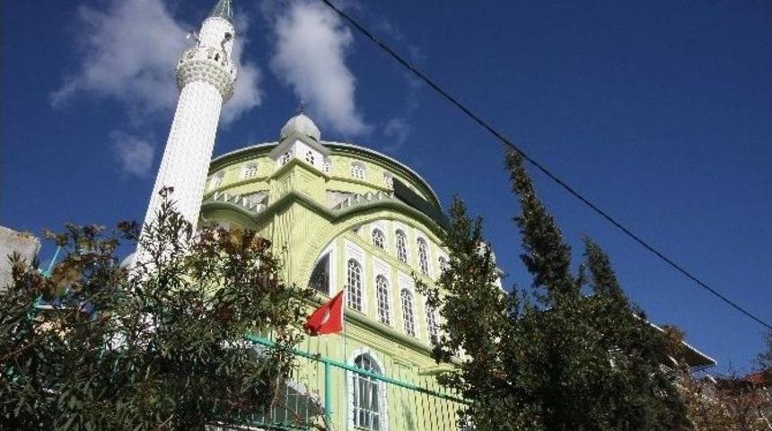 Bayraklı&rsquo;da Camiler Ramazana Hazır