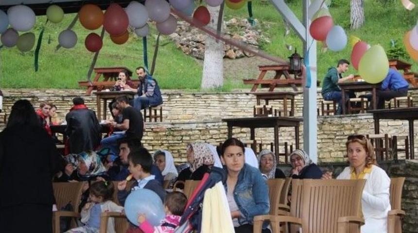 Azdavay Lisesi Bahar Şenliği Yaptı