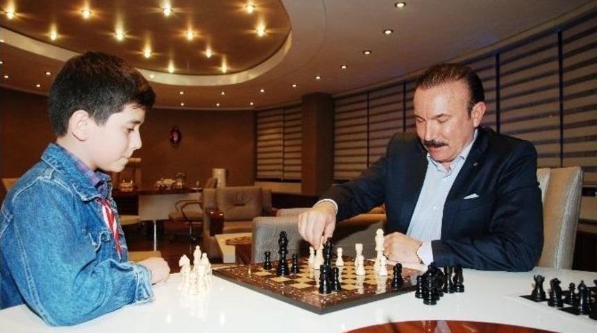 Satran&ccedil; Okulları Yaz Tatilinde