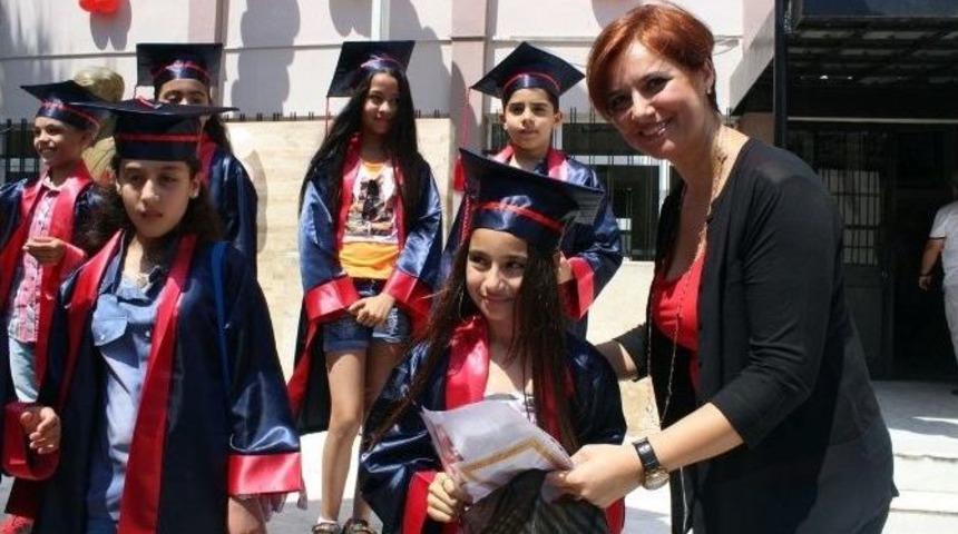 İzmir&rsquo;de 672 Bin 580 &Ouml;ğrenci Karne Aldı