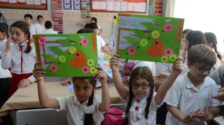 Vali Şahin Ve İl Milli Eğitim M&uuml;d&uuml;r&uuml; Yıldız, Zeytinburnu&rsquo;Nda Karne T&ouml;renine Katıldı