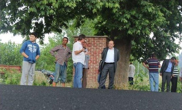 K&ouml;ydes Proje &Ccedil;er&ccedil;evesinde Osmaneli Sel&ccedil;ik K&ouml;y Yoluna Sıcak Asfalt Yapılıyor 2