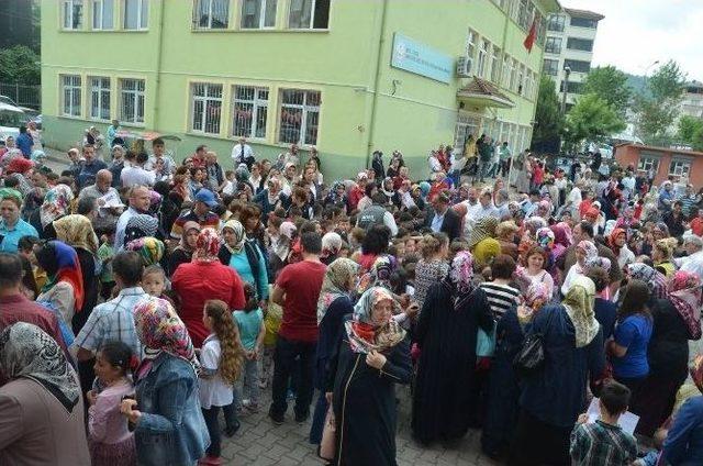 &Ouml;ğrencilerin Karneleri T&ouml;renle Dağıtıldı 2