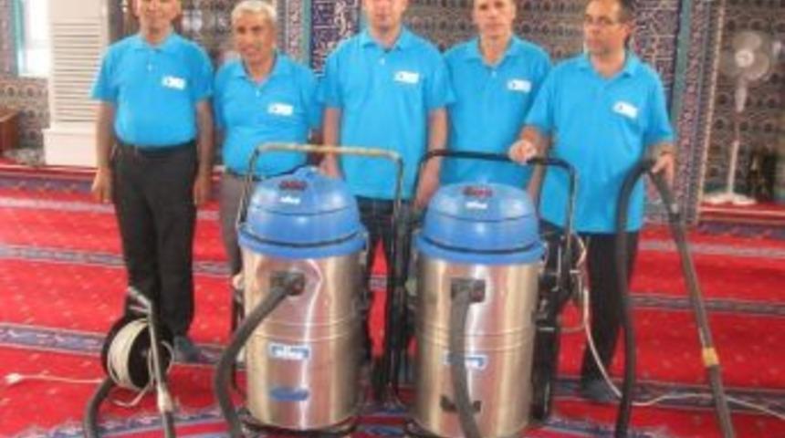 Cami Temizlikleri Devam Ediyor