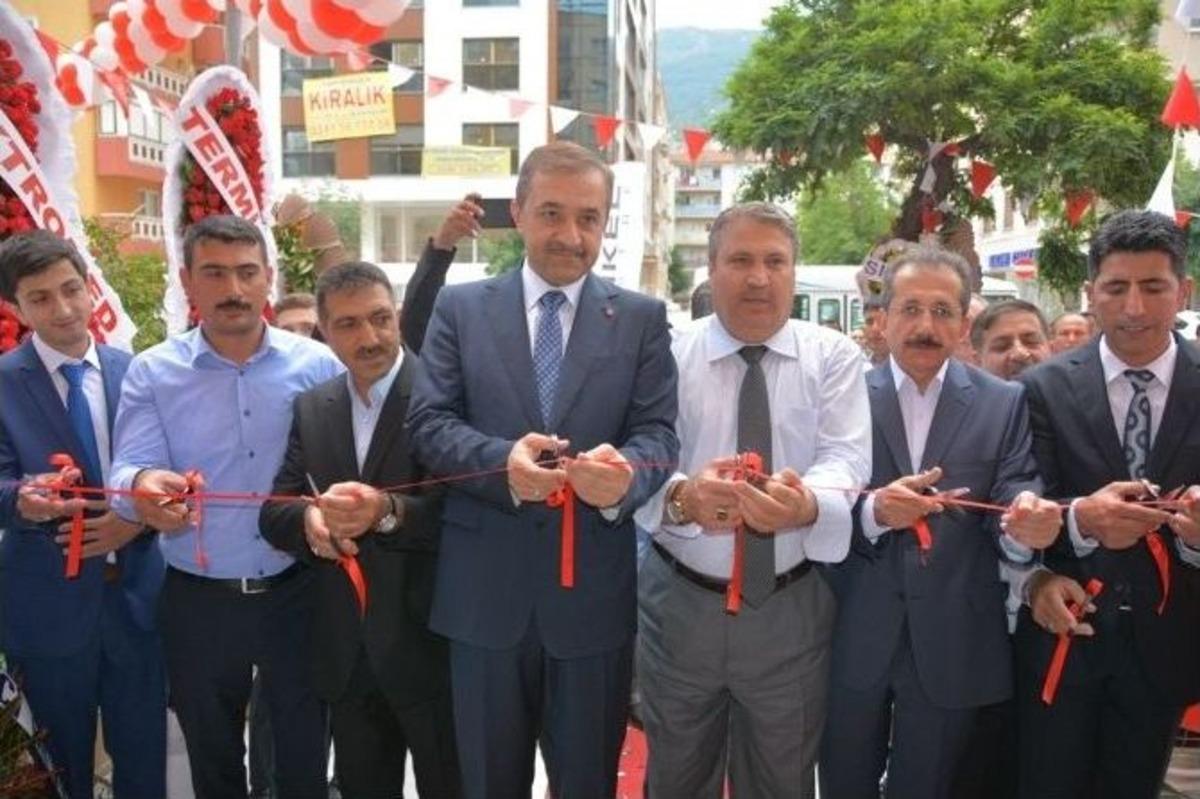 Başkan &Ccedil;er&ccedil;i Termikel Store&rsquo;nin A&ccedil;ılışına Katıldı