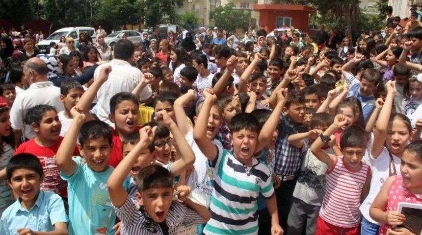 Gaziantep&rsquo;te Bir Okulun &Ouml;ğrencileri Karne Almadı