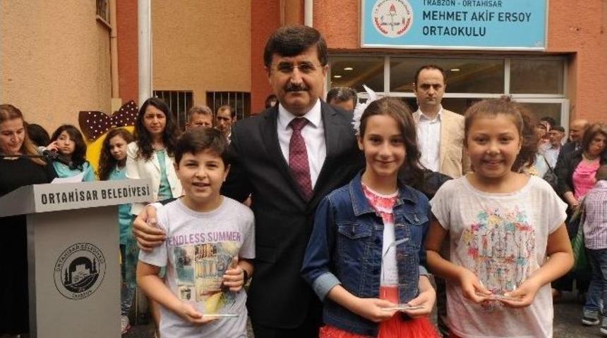 Trabzon&rsquo;da Yaklaşık 158 Bin &Ouml;ğrenci Karne Heyecanı Yaşadı