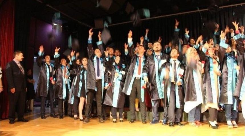 Ne&uuml; Ereğli Yerleşkesinde Mezuniyet Heyecanı