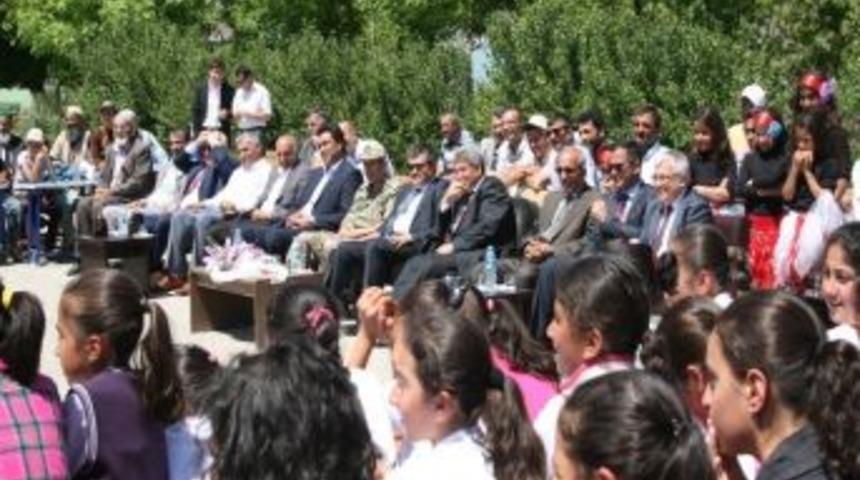 2014-2015 Eğitim &Ouml;ğretim Yılı İ&ccedil;in Kapanış Programı D&uuml;zenlendi