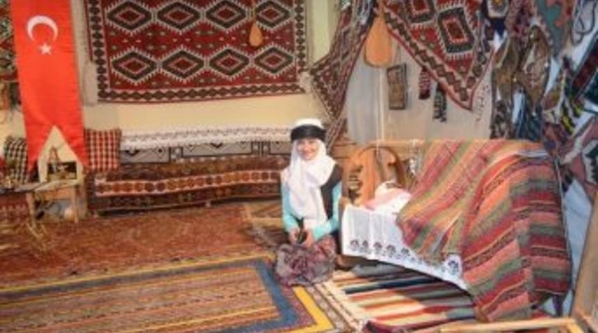 G&uuml;r&uuml;n&rsquo;de Halk Eğitim Merkezi Sergi A&ccedil;tı