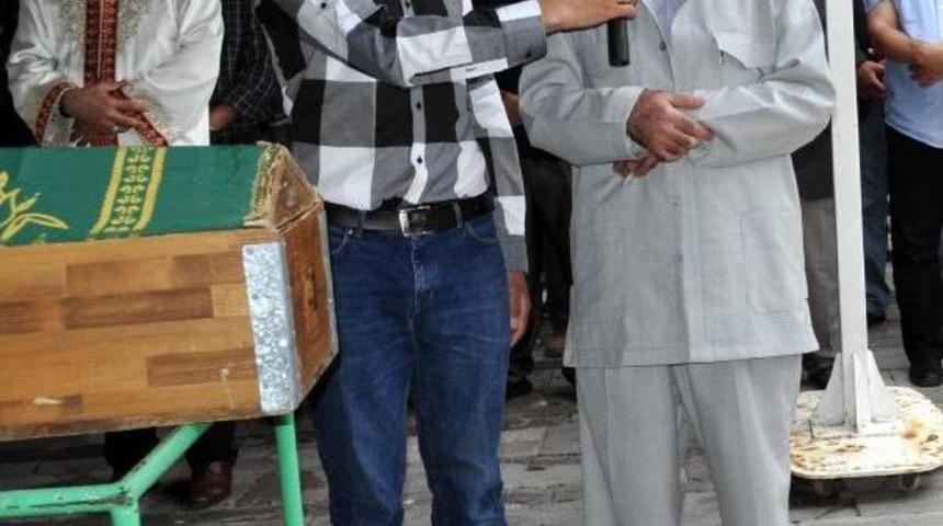 Diyarbakır'da &Ouml;ld&uuml;r&uuml;len Dernek Başkanı I&ccedil;in Kayseri'de Gıyabi Cenaze Namazı