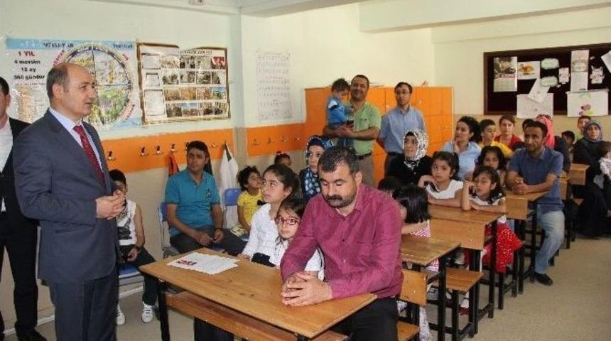 Hakkari İl Genelinde 74 Bin 200 &Ouml;ğrenci Karne Aldı