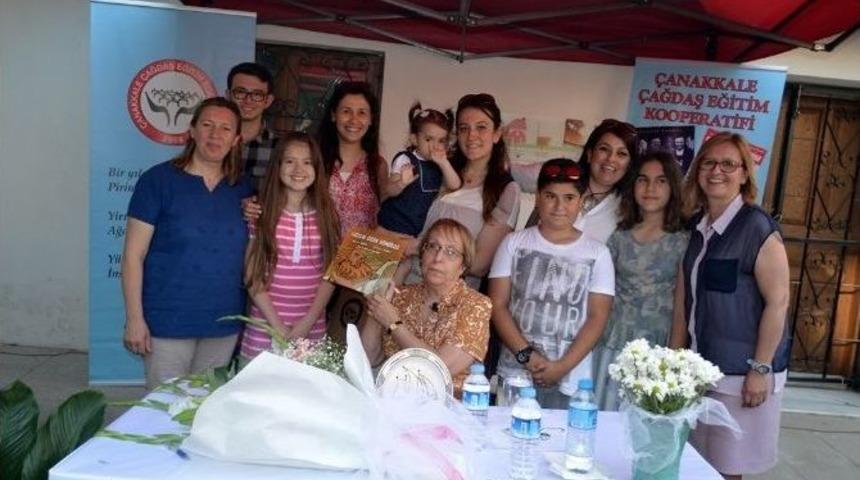 &Ccedil;ocuk Kitabı Yazarı Ural, Kitaplarını &Ccedil;ocuklar İ&ccedil;in İmzaladı