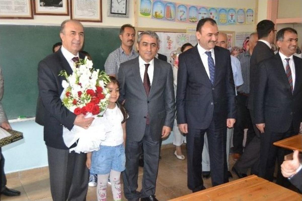 Kayseri&rsquo;de 283 Bin 135 &Ouml;ğrenci Karne Almanın Heyecanını Yaşadı