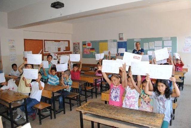 Siverek’te Öğrencilerin Karne Heyecanı