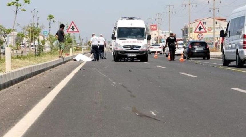 Hastaneye G&ouml;t&uuml;r&uuml;len Oğlunun Peşinden Giderken &Ccedil;arptığı Motosikletli &Ouml;ld&uuml;