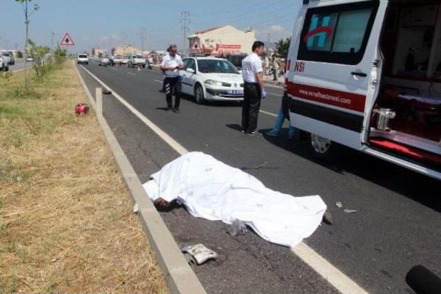 Hastaneye Götürülen Oğlunun Peşinden Giderken Çarptığı Motosikletli Öldü