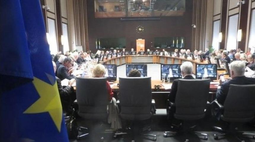 Işid Ve Ukrayna Krizinde Avrupa&rsquo;nın Tavrı Netleşiyor