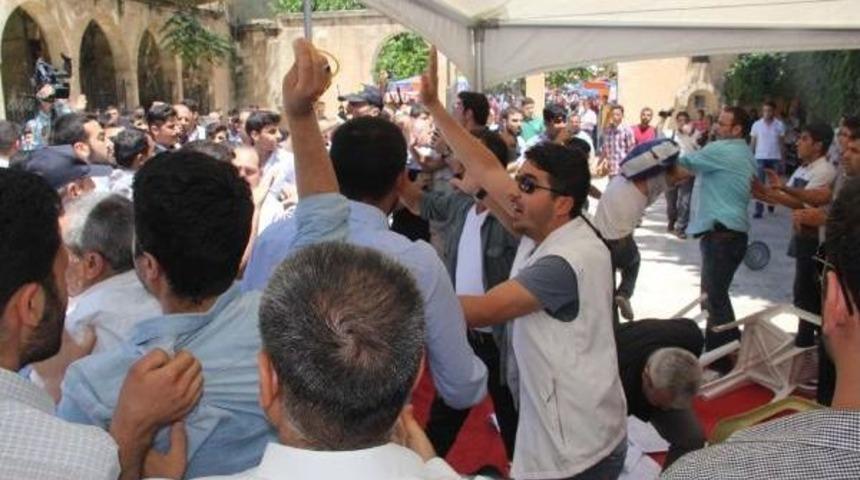 İhya-Der Başkanı I&ccedil;in Gıyabi Cenaze Namazında Lin&ccedil; Girişimi