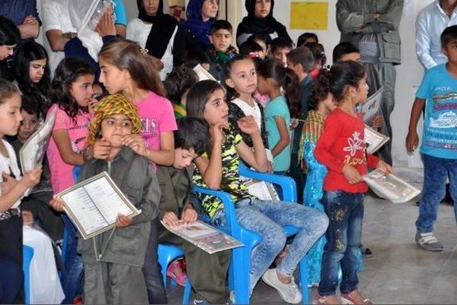 Cizre'de Kürtçe Eğitim Verilen Okulda Öğrenciler Karne Aldı