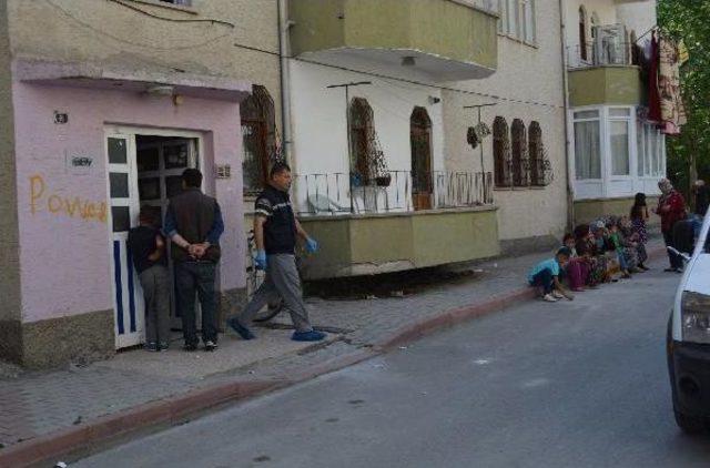 Anne, Hamile Olduğunu Öğrendiği 17 Yaşındaki Kızını Öldürdü