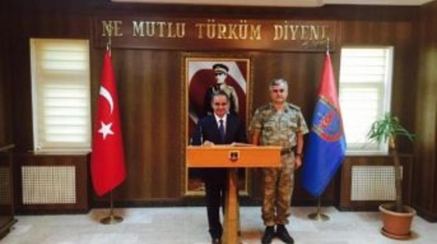 Jandarma Komutanı İnce&rsquo;nin Tayini &Ccedil;anakkale&rsquo;ye &Ccedil;ıktı