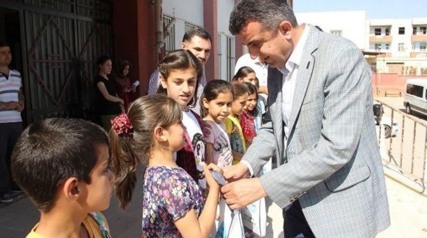 Eyy&uuml;biye Belediyesi&rsquo;nden &Ouml;ğrencilere Tablet