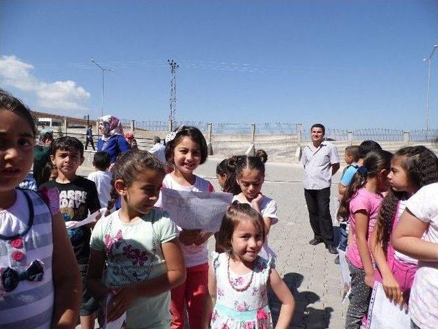 Akcan, Teog Birincisine Bisiklet Verdi 1