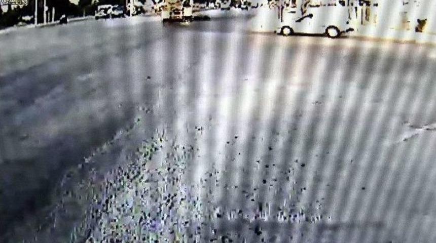 Beton Mikserinin Altında Kalan Motosiklet S&uuml;r&uuml;c&uuml;s&uuml; &Ouml;ld&uuml;