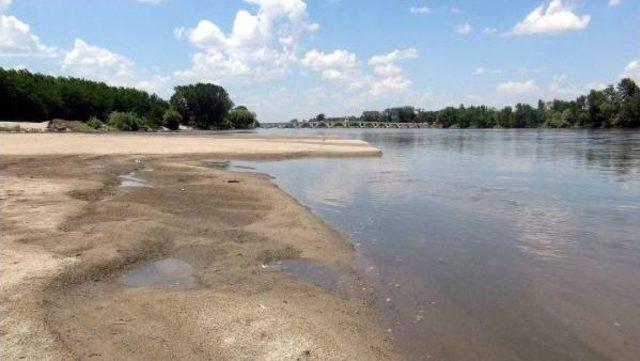 Edirne de Nehir Yataklarında Kum Adacıkları Oluştu 1