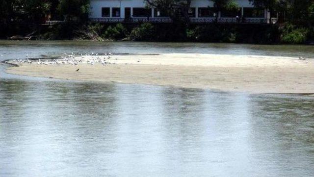 Edirne de Nehir Yataklarında Kum Adacıkları Oluştu 3