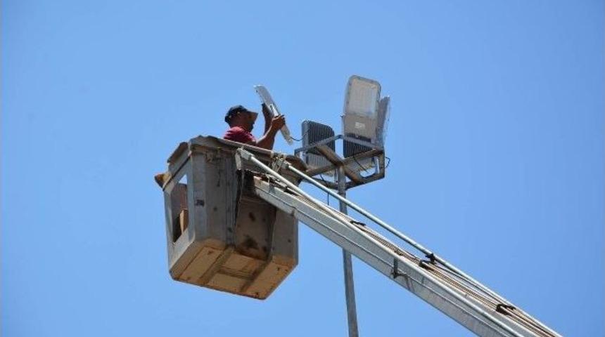 Park Ve Caddelerde Led Aydınlatma &Ccedil;alışmaları