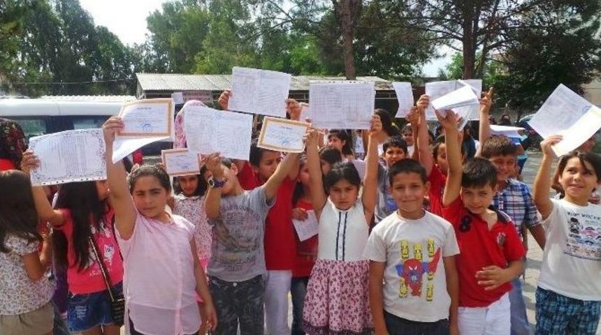 B&uuml;y&uuml;kşehir&rsquo;den İl&ccedil;elerde Eğitim G&ouml;ren &Ccedil;ocuklara Karne Hediyesi